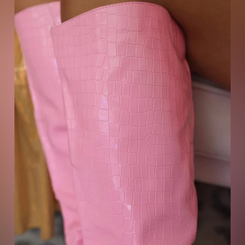SOLD OUT!!! Clara Pink πBARBIEπ Vegan Alligator Tall Boots - Picture 4 of 10
